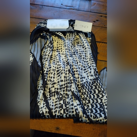 Scarf - Picture 1 of 3